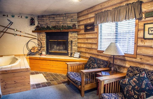 Big Bear Lake Cabin | Rustic lodge with jetted tub - Mountain Spirit #7