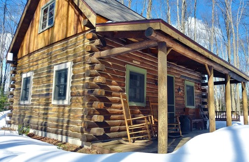 Rhinelander Cabin | Rustic Log Cabin /Farm Vacation /Romantic Getaway