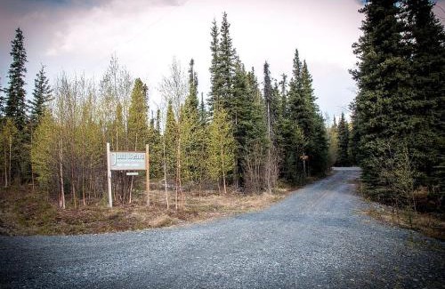 Cooper Landing House | Rustic Log Cabin on the Banks of Kenai Lake, Alaska