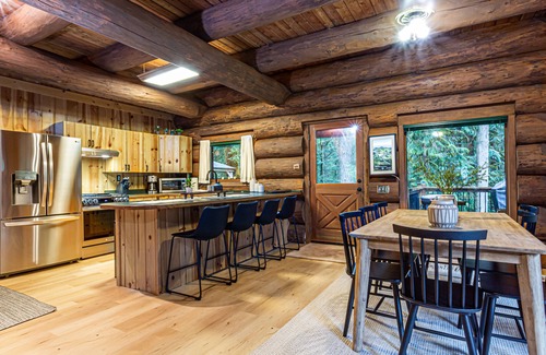 Glacier House | Rustic Lux Log Home w/Hot tub, Sauna, Pet Friendly and Mtn View