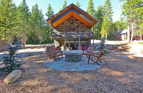 Ronald Villa | Rustic Luxury! Upgraded Custom Chalet is Private yet close in. Dogs welcome!