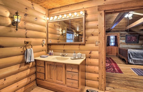 Wolf Laurel Cabin | Rustic Mars Hill Cabin: 20 Miles to Asheville!
