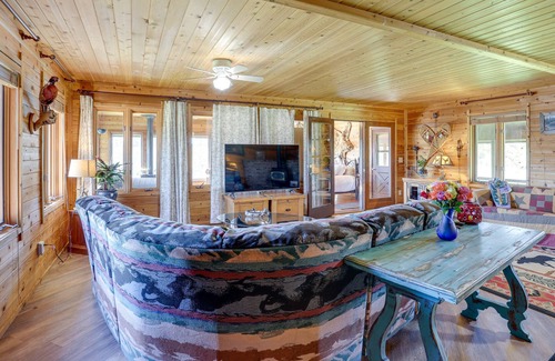 Medical Lake House | Rustic Medical Lake Home w/ Private Dock & Deck!