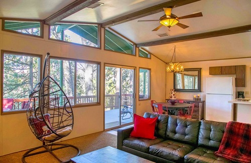 Idyllwild Cabin | Rustic, Modern Designed Cabin! Privacy, Hot Tub, Pool Table, Serenity.
