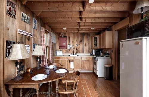 Paw Paw House | Rustic-Modern Chalet w/Fire Pit, Deck & Views in Slanesville, WV