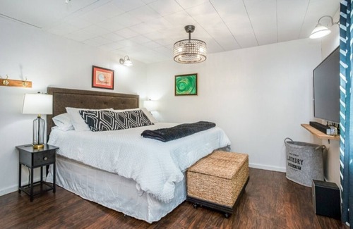 Milton-Freewater Other | Rustic modern farmhouse. Enjoy the peace and privacy of Uribe farm.