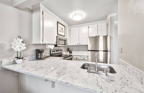 South Lake Tahoe Condo | Rustic Mountain Condo | Near Ski Lifts