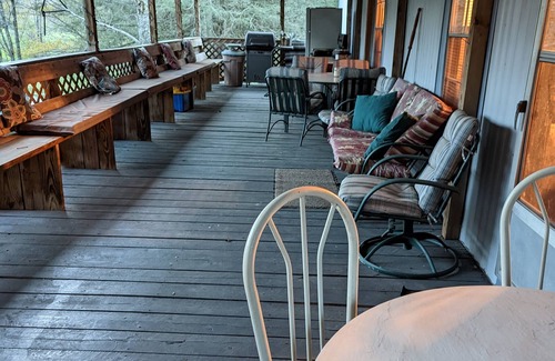 Odd House | Rustic Mountain Getaway w pond near outlaw HMT ATV trails