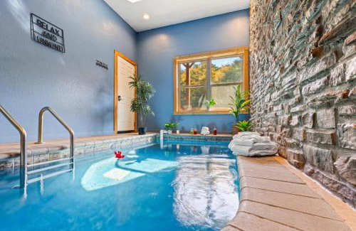 Sevierville Ski Chalet | Rustic Mountain Retreat by Ghosal Luxury Lodging