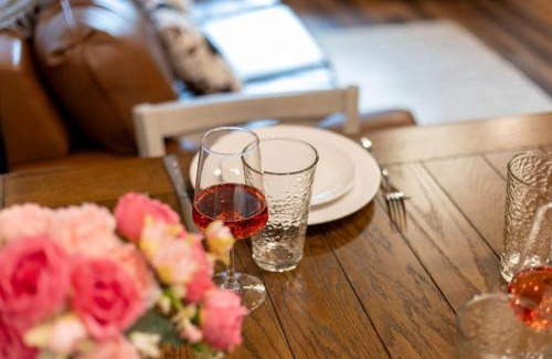 Sevierville Ski Chalet | Rustic Mountain Retreat by Ghosal Luxury Lodging