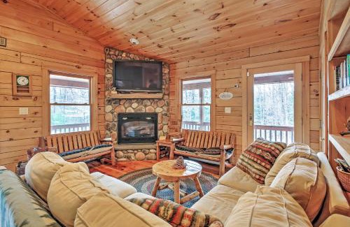 North Conway House | Rustic North Conway Cabin Less Than 3 Mi to Cranmore Mtn!