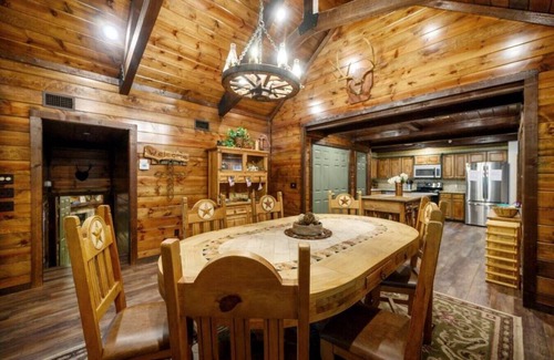 Broken Bow Cabin | Rustic & Peaceful Bent Pine Lodge- Newly Updated