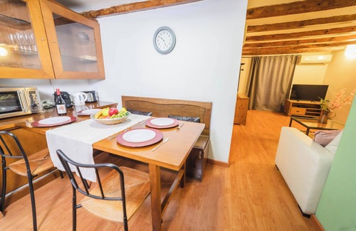 Sants-Montjuic Apartment | Rustic Poblesec 2bd Apartment