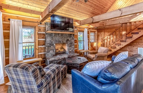 Cherokee Cabin | Rustic & Private Log Cabin w/ High-Speed WiFi, Wraparound Porch & Fireplace