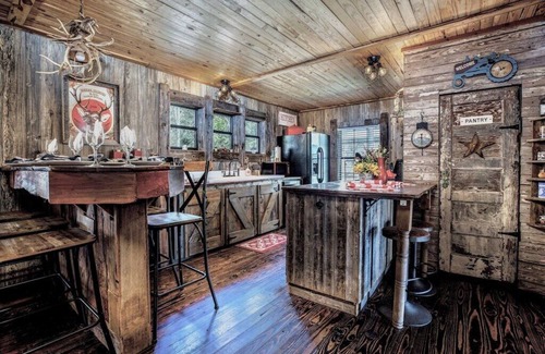 Broken Bow Cabin | Rustic Retreat in Hochatown | Starlit Hot Tub