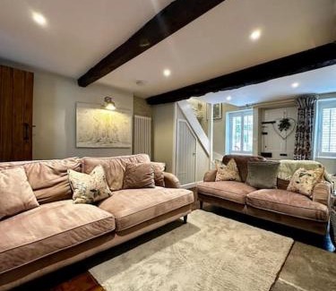 Beckington House | Rustic retreat in the Somerset countryside
