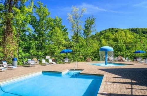 Chalet Village North Cabin | Rustic Retreat · New Listing! 4bed, 5 bath in the heart of it all, vastly amazing views!