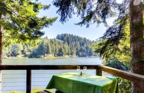 Florence House | Rustic Retreat on Mercer Lake