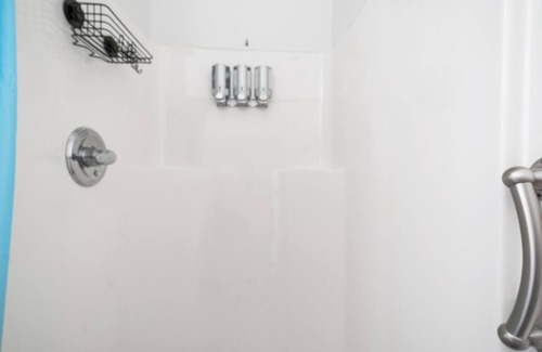 Fox Bed & Breakfast | Rustic Retreat Under the Stars - Quiet, Cozy, & Woodsy - high speed WIFI