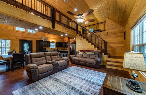 Mentone Cabin | RUSTIC RETREAT w/Hot Tub - Rest and Relaxation for the Entire Family Sleeps 14