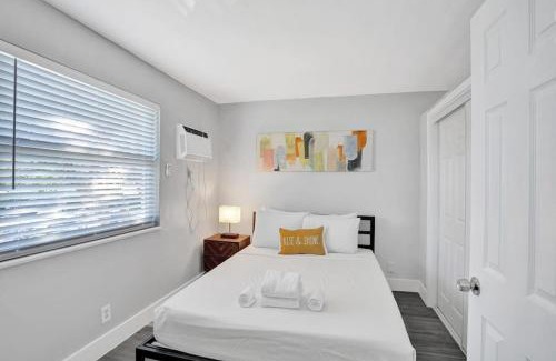 Poinciana Park Apartment | Rustic Retreats Beachy 1BR for 4 guests in the heart of Fort Lauderdale