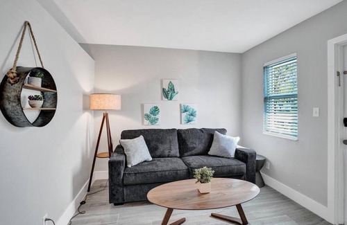 Poinciana Park Apartment | Rustic Retreats Beachy 1BR for 4 guests in the heart of Fort Lauderdale