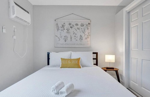 Poinciana Park Apartment | Rustic Retreats Beachy 1BR for 4 guests in the heart of Fort Lauderdale
