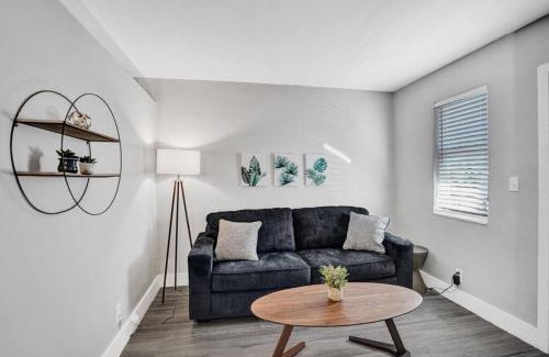 Poinciana Park Apartment | Rustic Retreats Modern 1BR for 2 guests in the heart of Fort Lauderdale