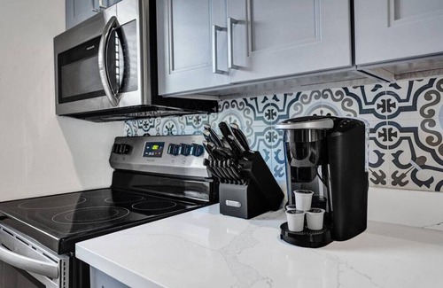 Poinciana Park Apartment | Rustic Retreats: Beachy 1BR in the heart of Fort Lauderdale