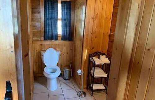 Savanna Cabin | Rustic River Cabin 9