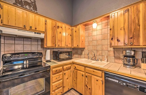 Ruidoso Downs Cabin | Rustic Ruidoso Cabin w/Large Deck & Grill!