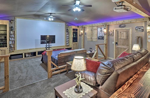 Harrison Apartment | Rustic ‘Sims City’ Studio Cabin w/ Home Theater!