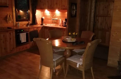 Bomighausen Ski Chalet | Rustic situated wooden chalet with stunning views