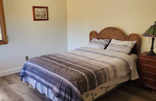 Murphysboro House | Rustic Spacious Villas, Forest Settings w/ Lake view- Free Access on Golf Course