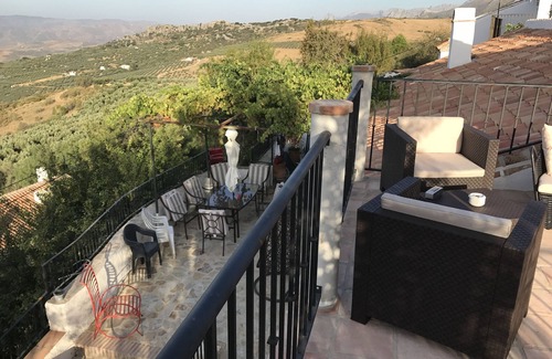 Periana House | Rustic Spanish villa with panoramic mountain views
