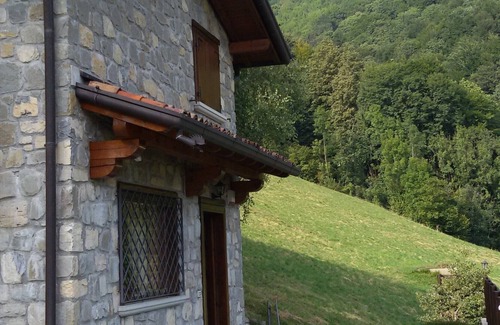 Aviatico House | RUSTIC SURROUNDED BY GREENERY DETACHED HOUSE