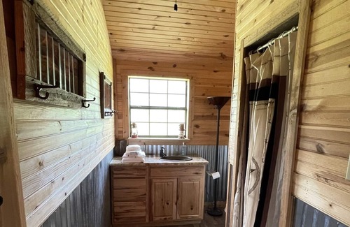 Fischer Cabin | Rustic Texas Cabin 15 minutes from Wimberley! (Hot tub!)