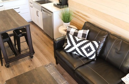 Escalante Apartment | Rustic Tiny Home Near Grand Staircase–Sleeps 6