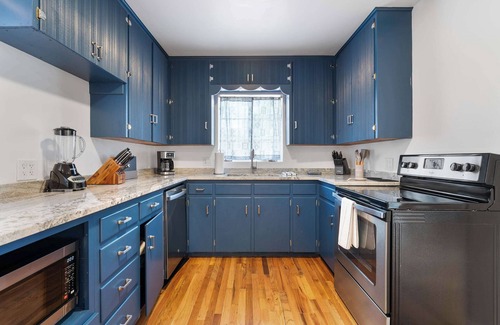 Jefferson Park House | Rustic UofA Gem: Near Jazz & Dillinger Days