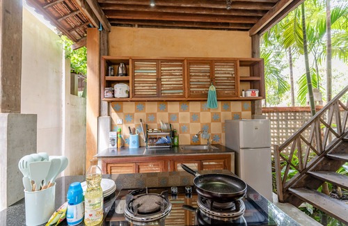 Downtown Siem Reap Villa | Rustic wooden home 1960s style with privet pool