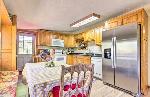 Skyland Cabin | Rustic-Yet-Cozy Cabin w/Patio, 12 Mi to Asheville
