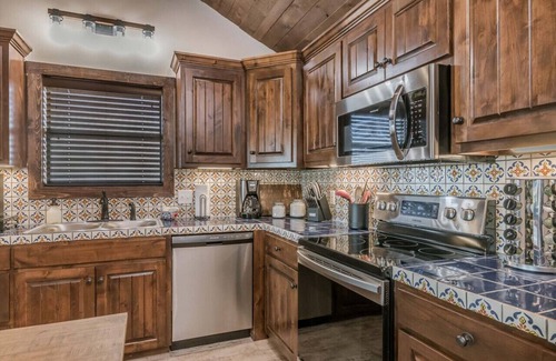 Canyon Apartment | Rustlers Draw cabin in the pasture