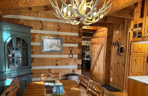 Banner Elk Cabin | Rustlers Ridge - close to Banner Elk, skiing, hot tub, pool table, fire pit