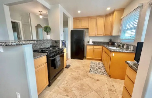 Coastal San Pedro Apartment | RustlingLeaves.Kg&Qn.2ndFlrGarageLaundry