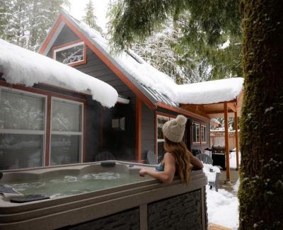 Verlot House | Rusty Bridge River Lodge - Hot tub - Fireplace - Firepit