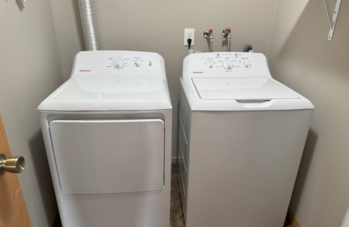 Crosby Apartment | Rusty Rim Bike House Unit 1, Centrally located, 2 bed 1 bath