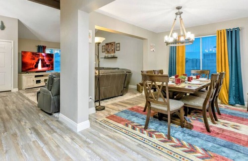 Dobson Ranch House | Rusty Spur by BlueBarrel Homes 4/2.5, Slp 10