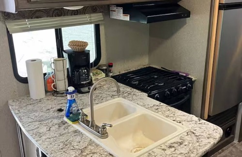 Forks House | RV in charming Forks with WiFi, AC. Happy travel and 1 block from Bella’s house!