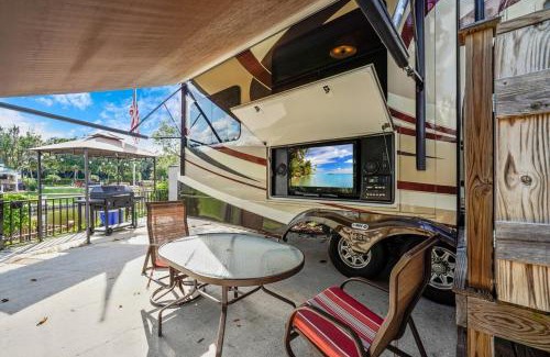 River Ranch House | Rv King Ranch Retreat