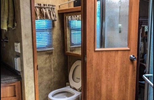 Kalifornsky House | RV Rental#1 with mountain view perfect for couple